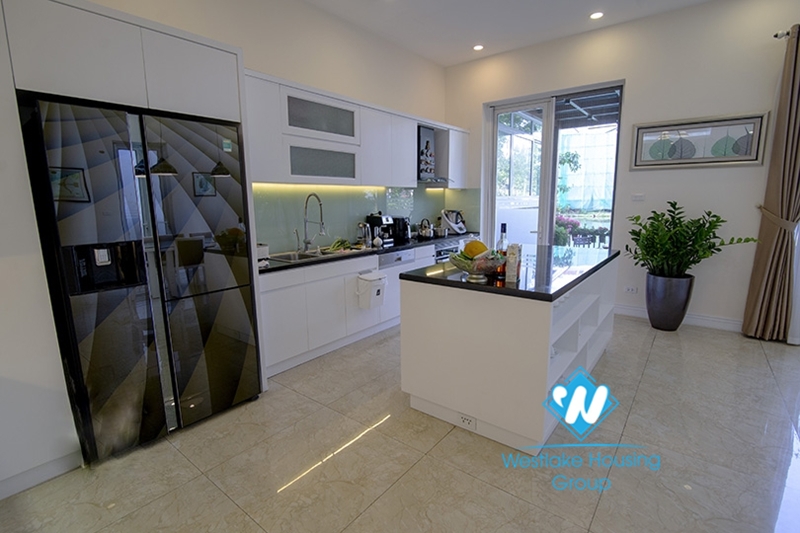 Beautiful 4 bedrooms villa for rent in Vinhome Riverside near BIS international school